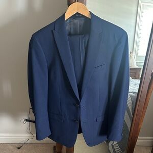 Calvin Klein Blue Suit - 40R blazer, 32”x30”pants
